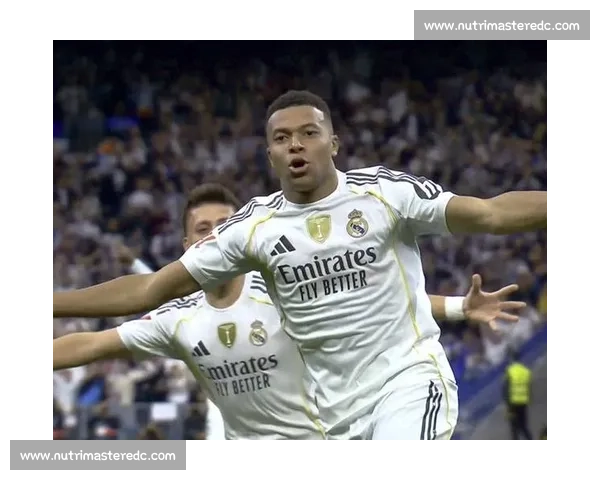 国家德比:贝林传射皇马 2-1 巴萨 5 分领跑西甲 国家德比:贝林传射皇马 2-1 巴萨 5 分领跑西甲