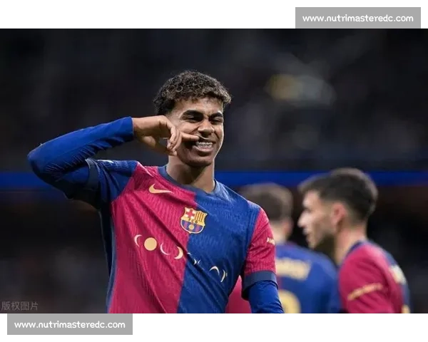 亚马尔晒辱骂快拍宣战:国家德比未踢,战火已烧穿伯纳乌 亚马尔晒辱骂快拍宣战:国家德比未踢,战火已烧穿伯纳乌