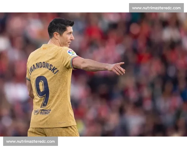 跟队:莱万重返合练 剑指埃尔切之战 跟队:莱万重返合练 剑指埃尔切之战